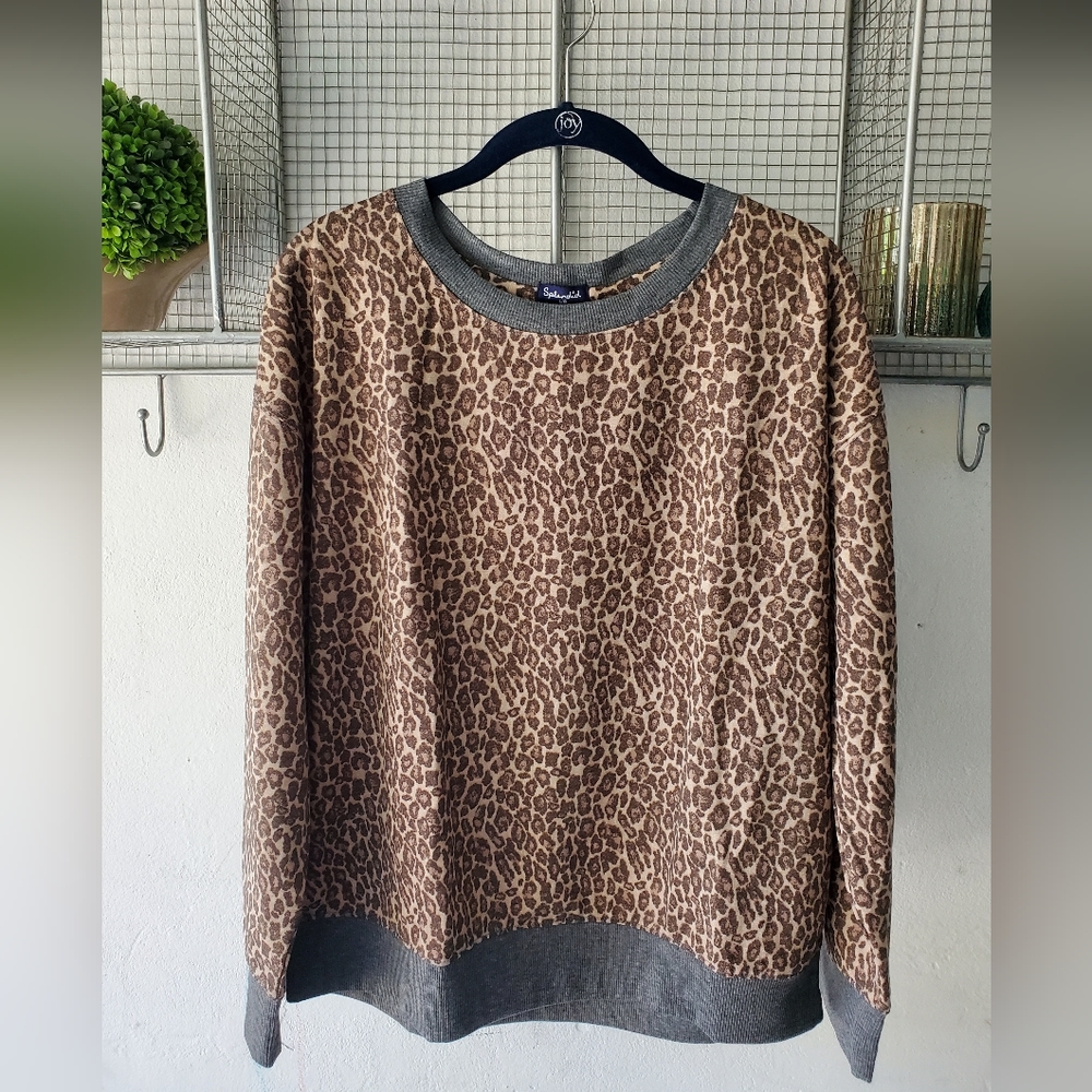 Splendid pullover sweater